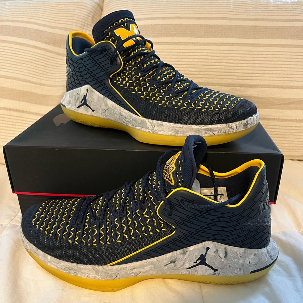 Air Jordan XXXII Low Michigan